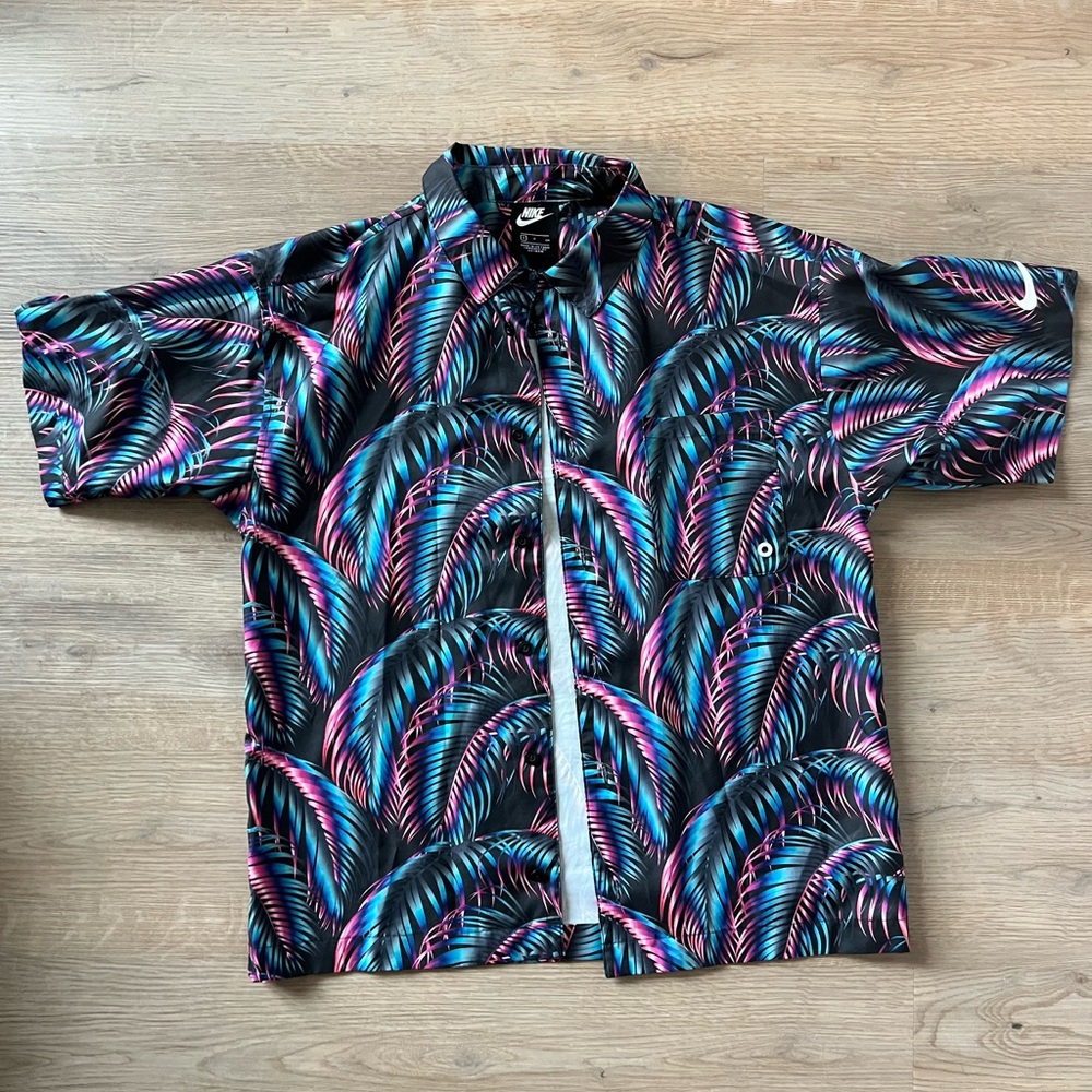 Nike Vibrant Silk S/S Button Down